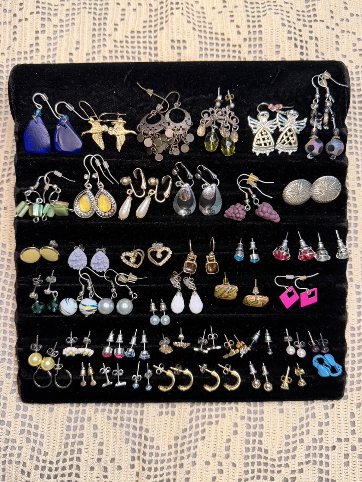 Lot Of 45 Pairs Of Varied Small Earrings Everyday Casual Modern For Women