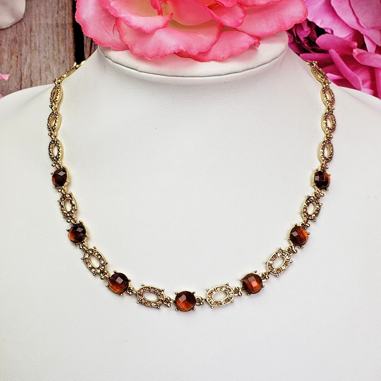 LIZ CLAIBORNE Amber Color Lucite Rhinestone Gold Tone Link Necklace Choker
