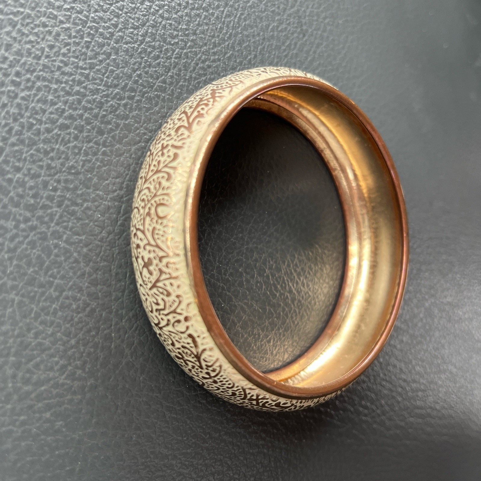 Gold Cream Patterned Metal Bangle Bracelet Round No Stone
