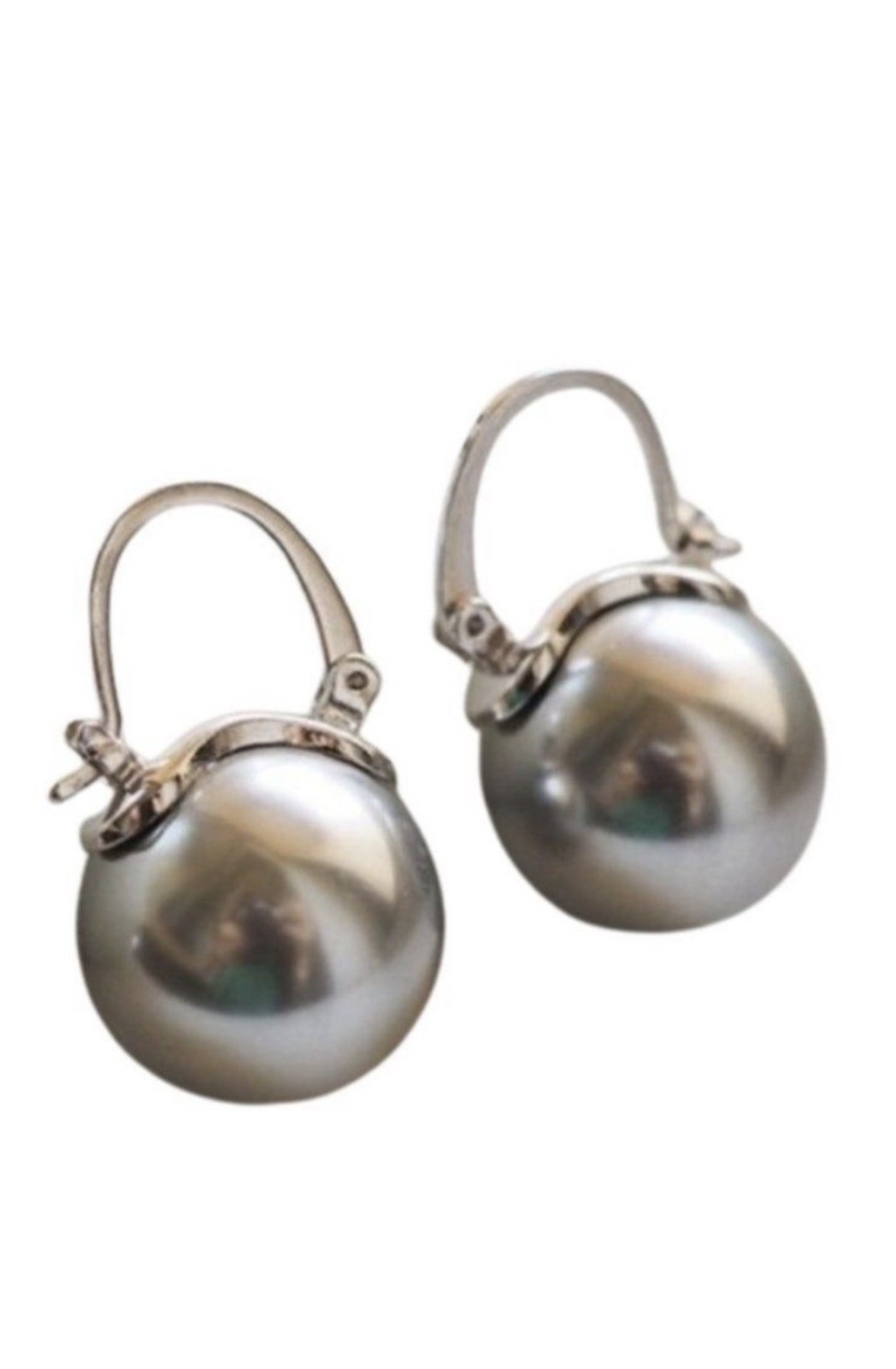 Women’s Beautiful Silver Pearl Earrings Gift