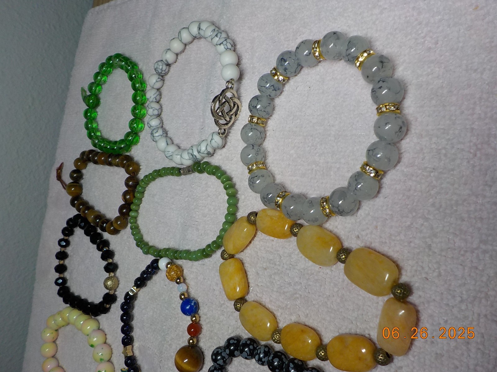 LOT OF 13 STRETCH BRACELETS/BANGLES GLASS/STONE/METAL/TIGERS EYE/LAPIZ 8.6 OZ