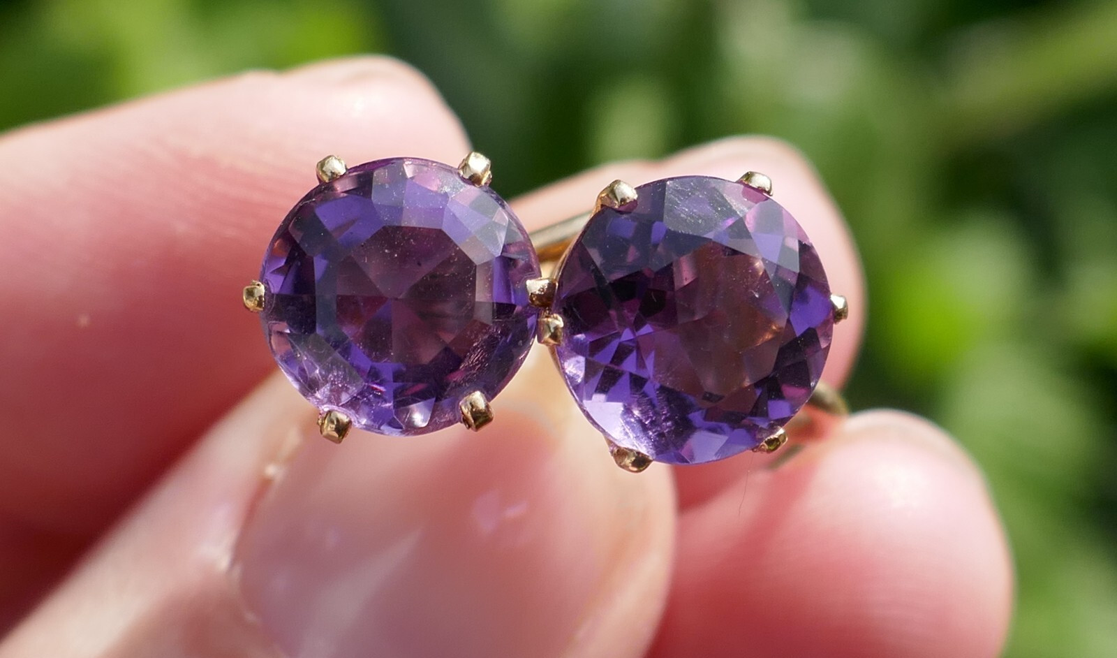 Vintage 12k Yellow Gold Filled & 9.1mm Amethyst Screw Back Earrings