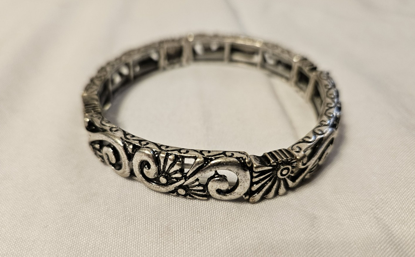 Stretch Fashion Silver Tone Design Bracelet All Occasion Pre-owned