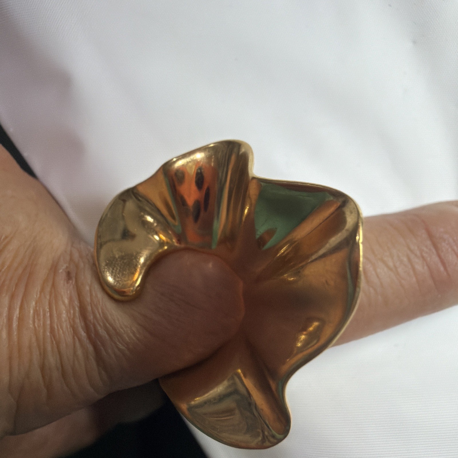 Arme De L’Amour (ARME L) Signed Ring Golden Tone