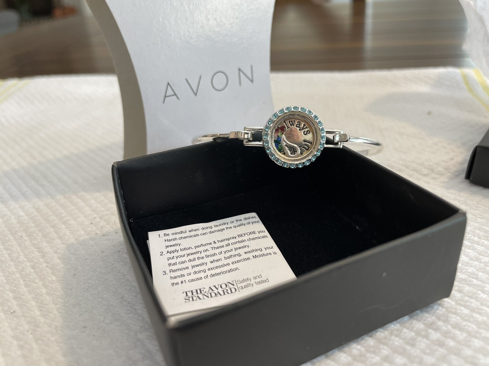 Avon Many Blessings Bangle – Always Faithful