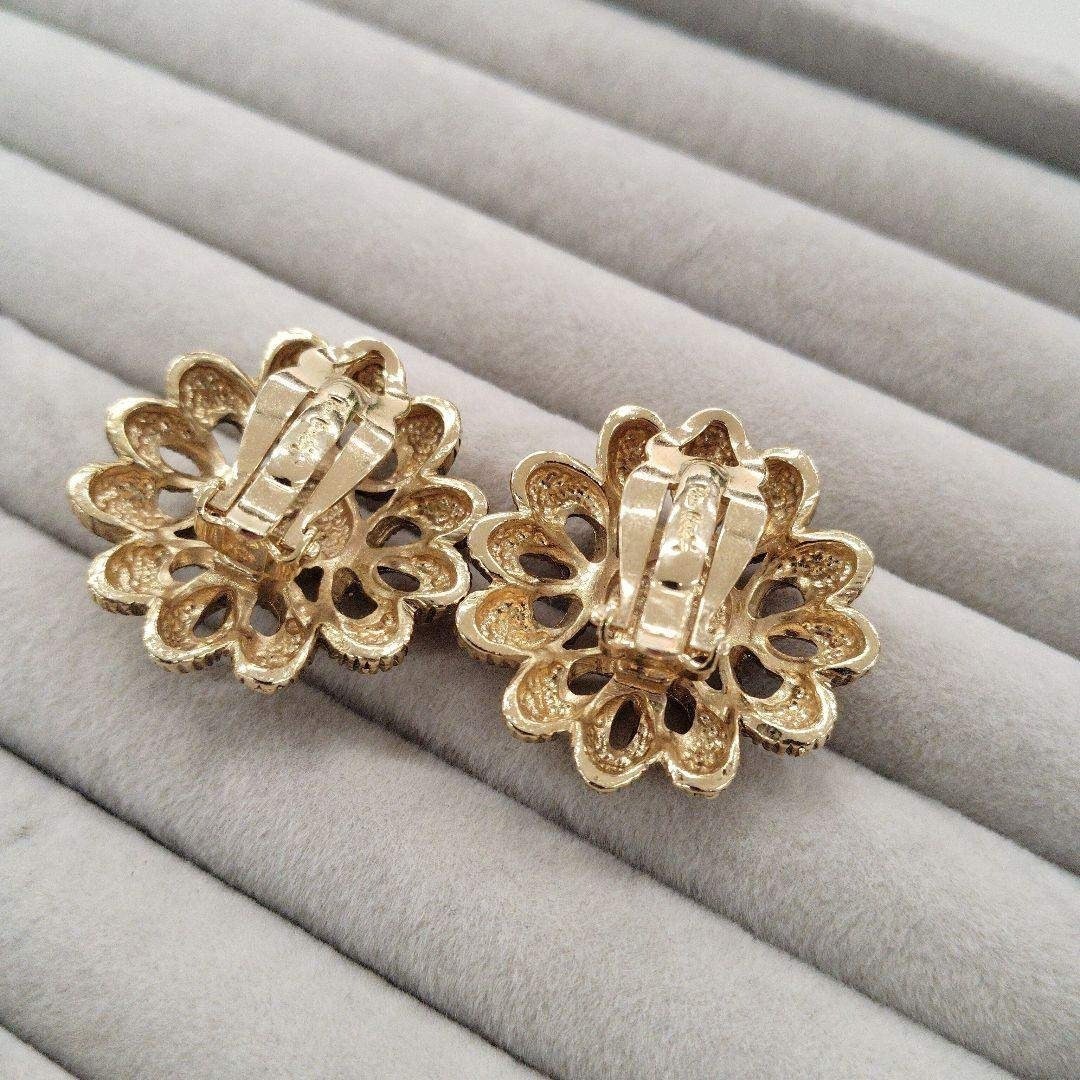 Excellent+++++ Pierre Cardin vintage Gold Flower Clip Earrings