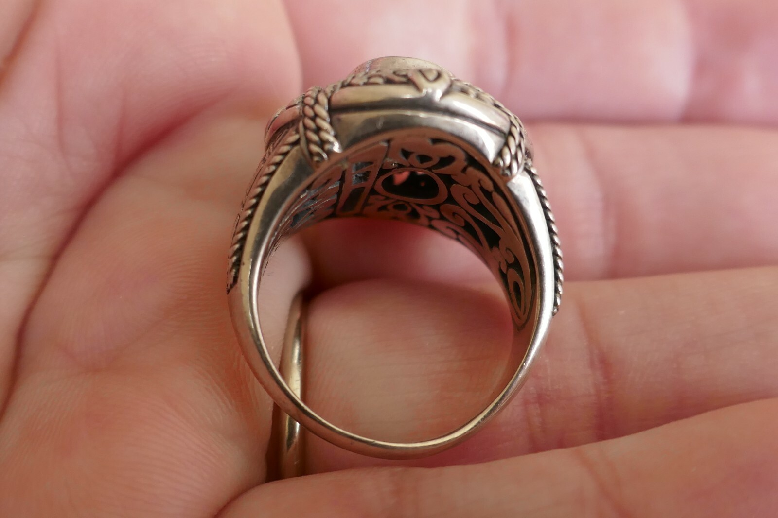 Vintage Sterling Silver & Red Stone Ring – Size 7.75 / 9.8 Grams