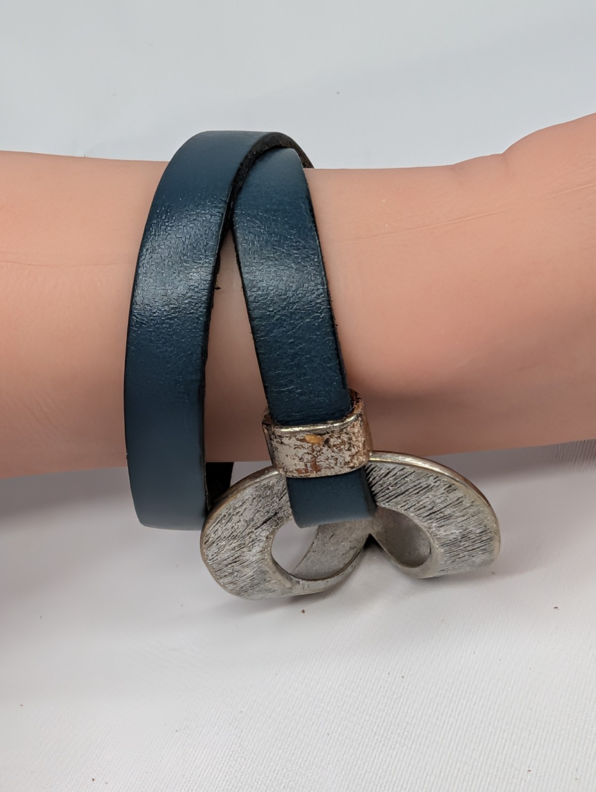 Saachi Vintage Double Wrap Leather Bracelet Teal Silver Teardrop Hardware Estate