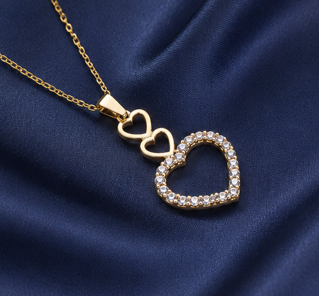 2ct Round Cut Simulated Diamond Women Heart Shape Pendant 14k Yellow Gold Plated