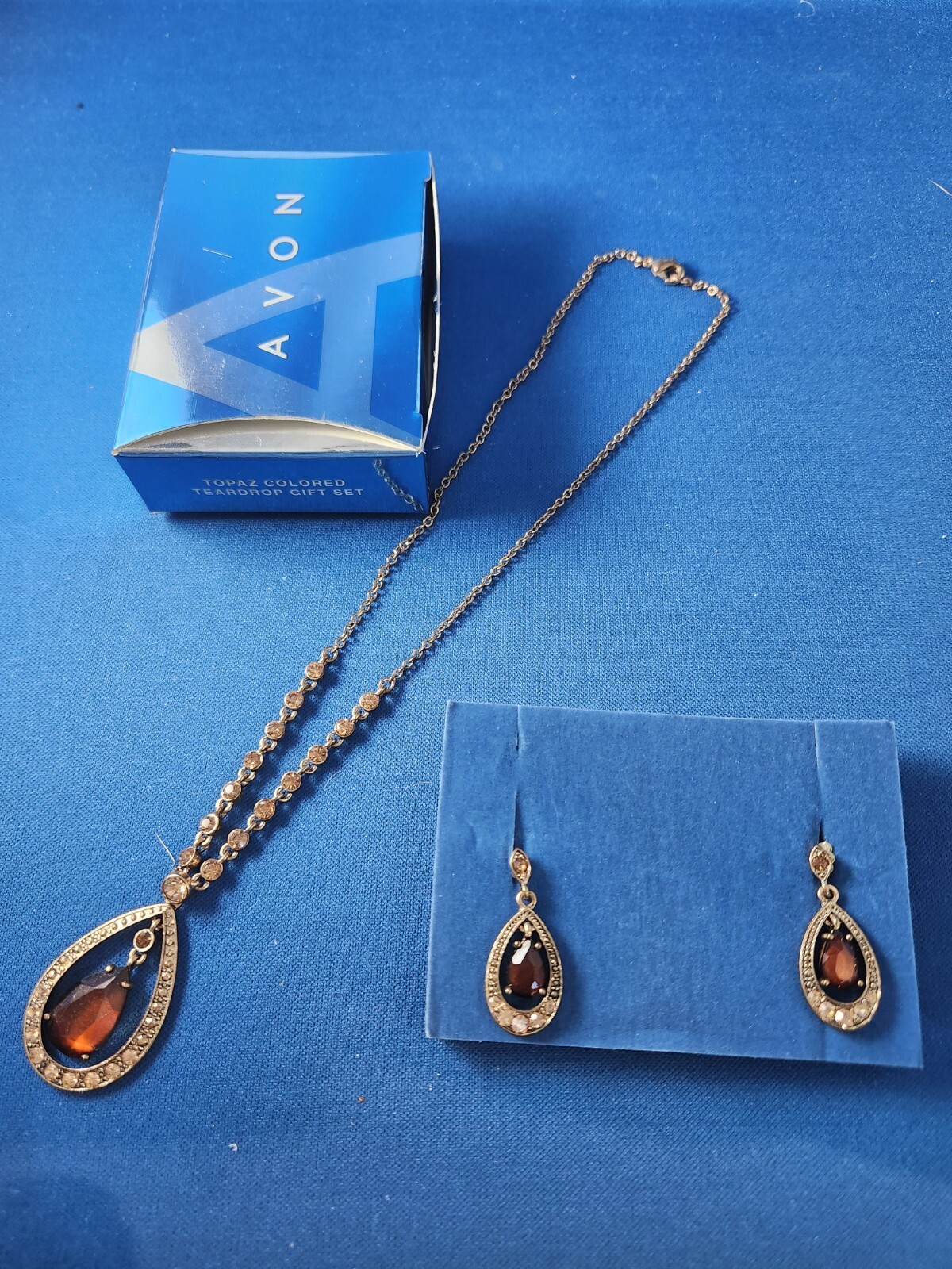 AVON Topaz Colored Teardrop Earrings Dangle Gift Set Rhinestones NEW 2007