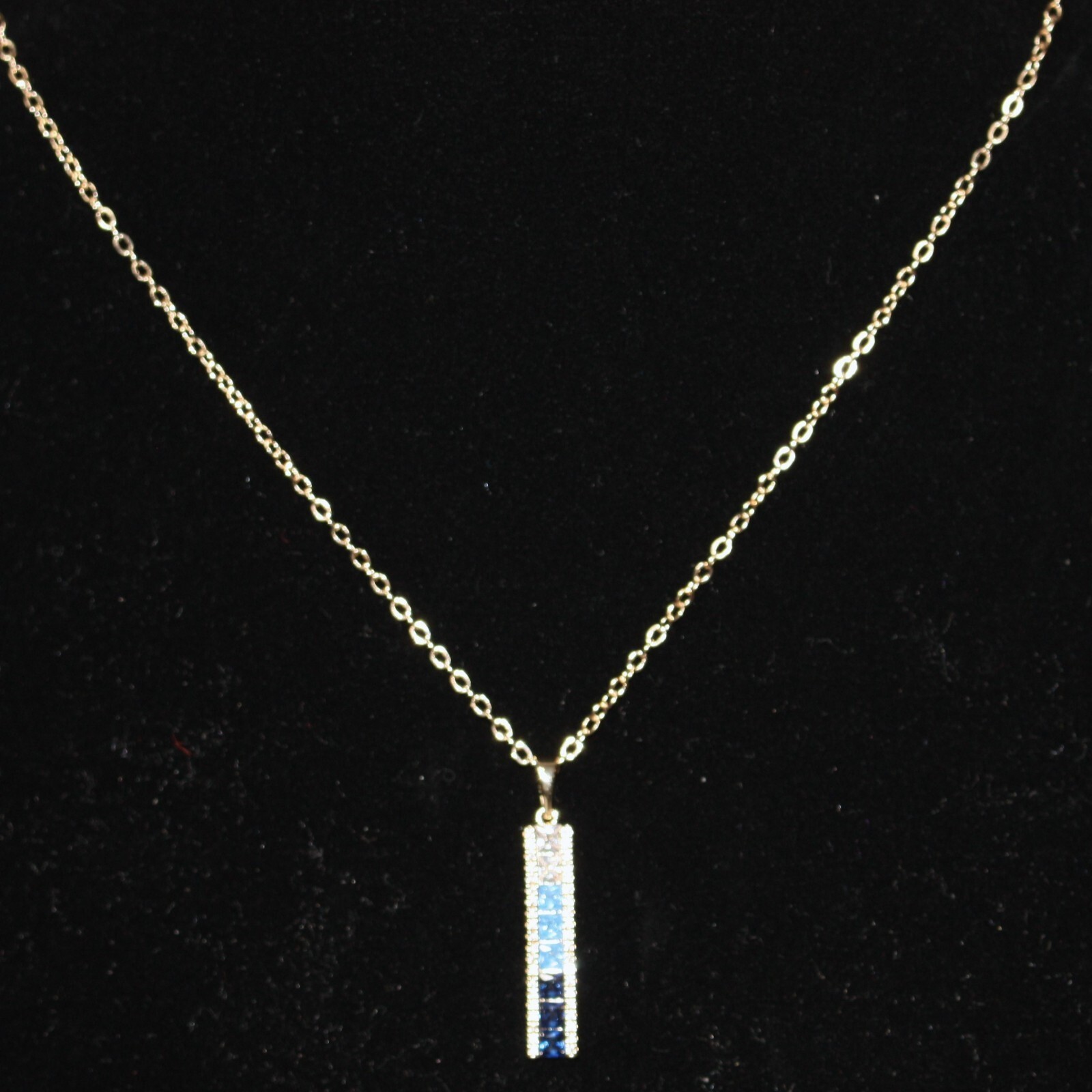Vince Camuto Blue Ombre CZ Pendant Necklace Brand New MSRP $68