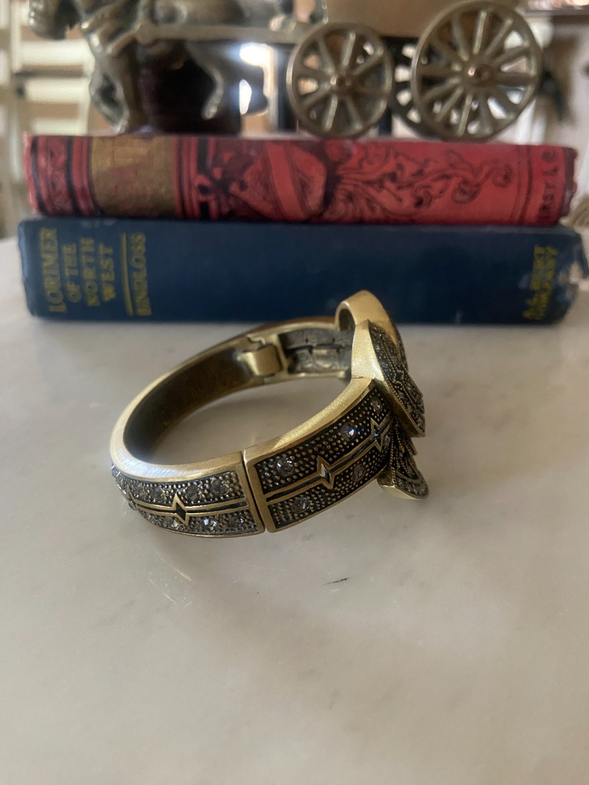 Heidi Daus Bow Ribbon Crystal Clamper Bracelet Gold Tone Filigree Hinged Cuff