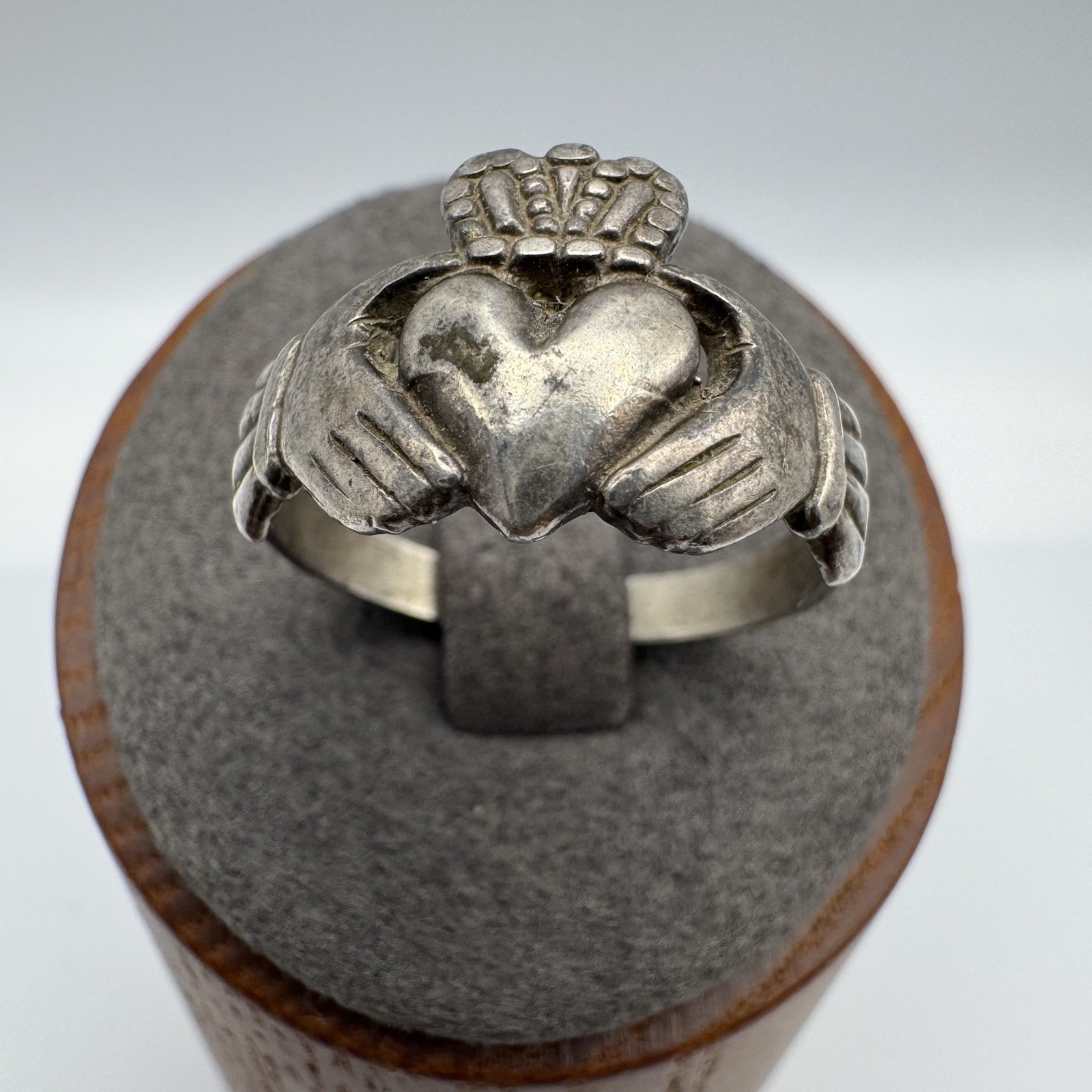 Vintage 925 Sterling Silver Irish Claddagh Crown Heart Ring Size 9