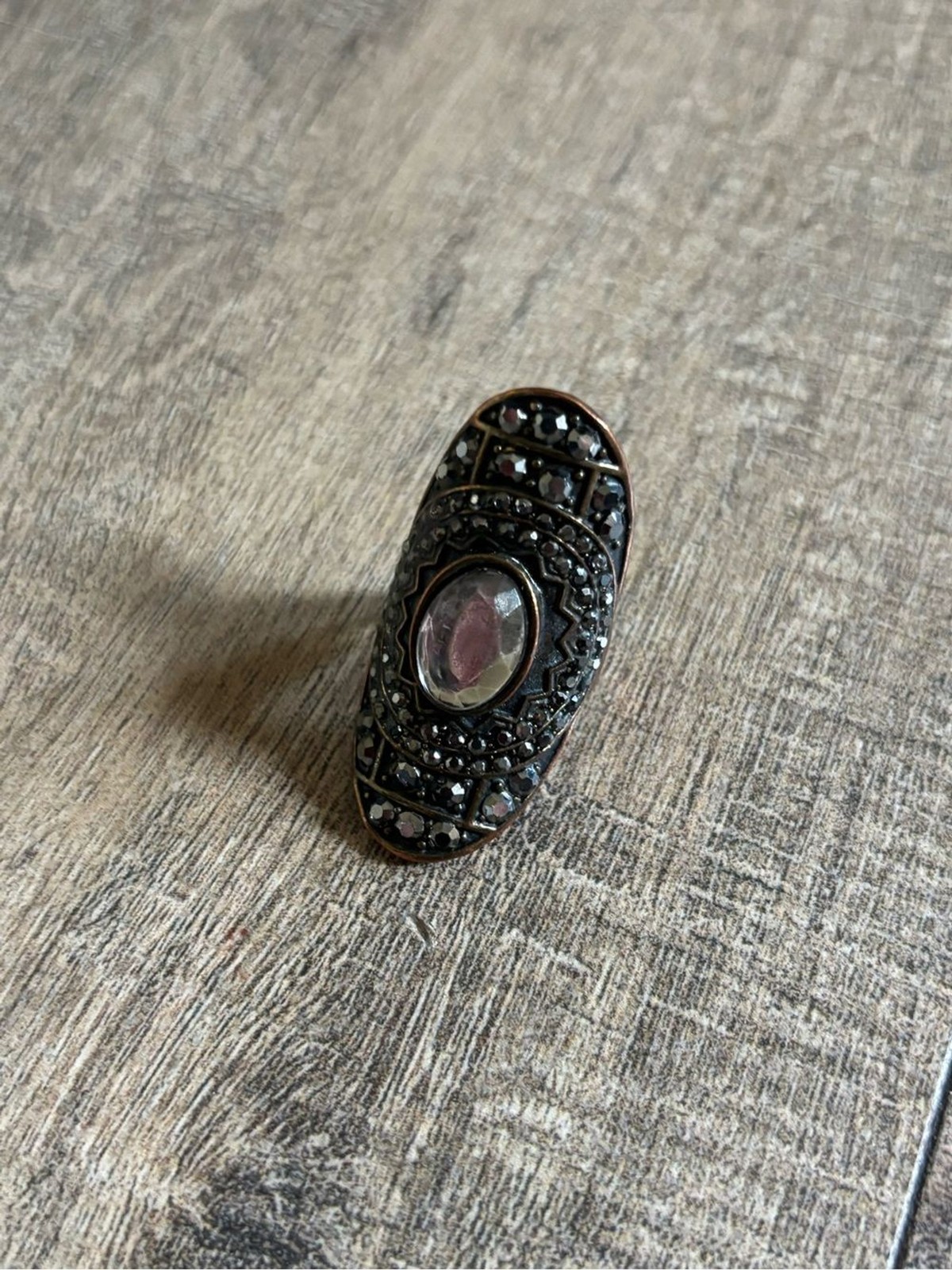 Vintage women size 13.5 dark metal black clear rhinestone statement knuckle ring