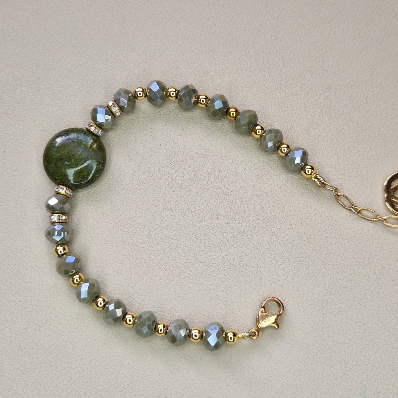 Nour London Bracelet Beaded Green Glass Gemstone Gold Tone 21cm Long