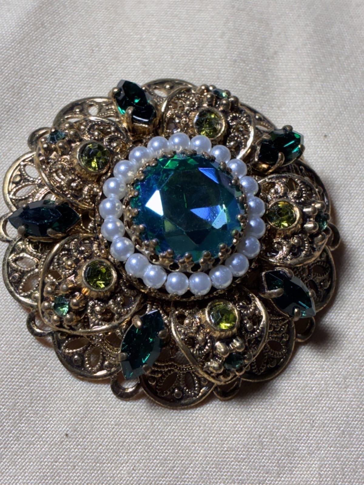 Vintage Layered Filigree Emerald Olivine Rhinestone Faux Pearl Halo Brooch