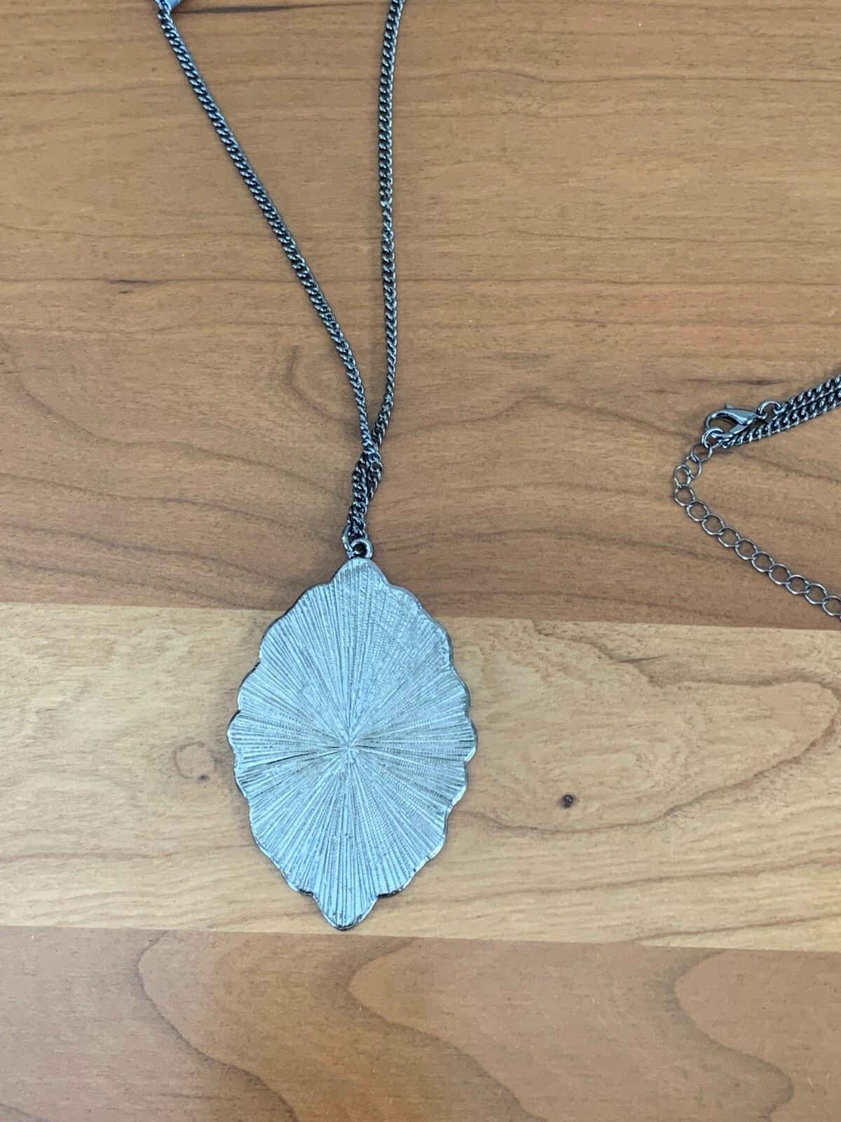 Howard’s Branded Long Chain w/ Pendant Necklace. New With Tag. #21462