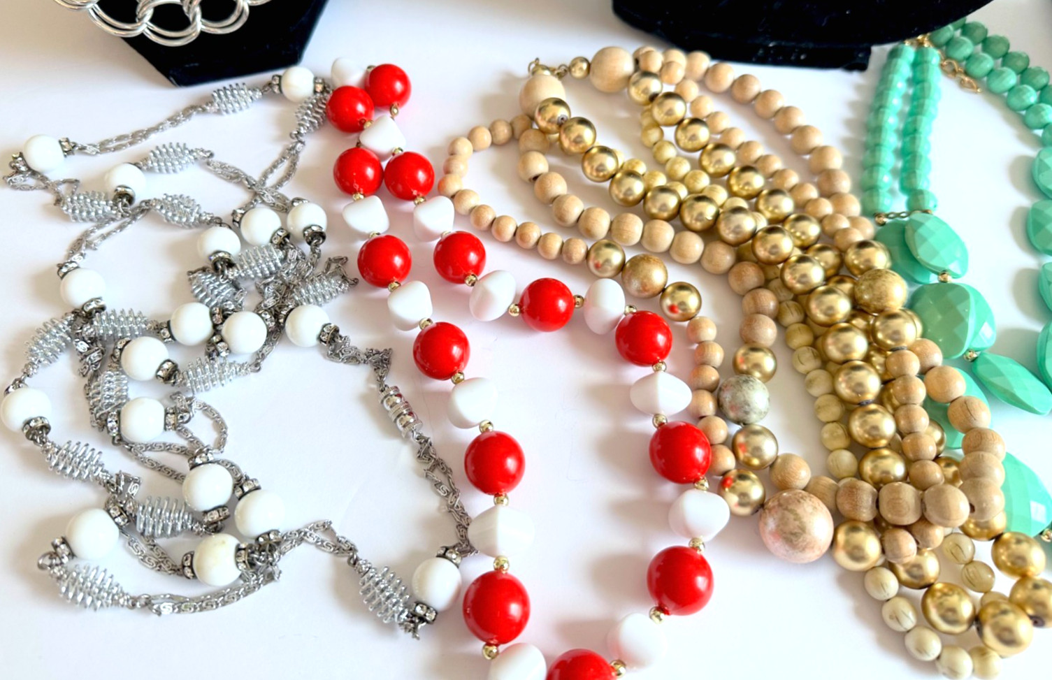 Lot of 10 Necklaces Mixed Materials & Designs Vintage & Contemporary N-52