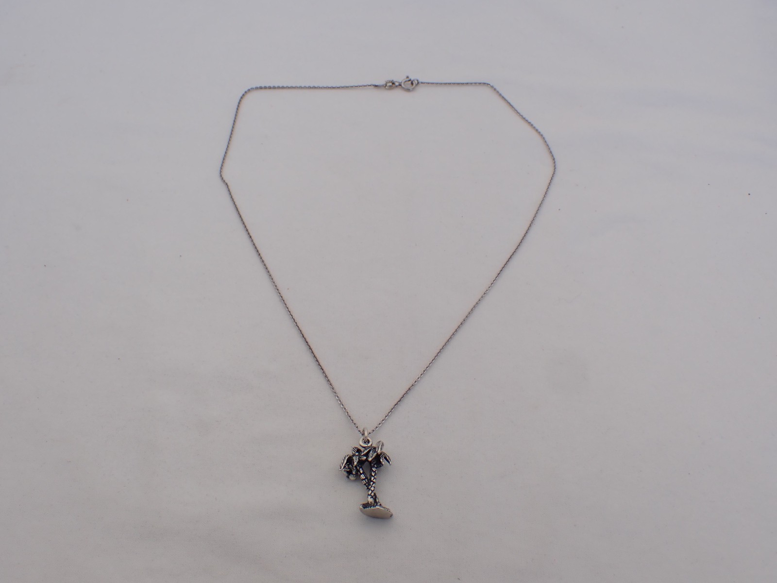 Estate Sterling Silver Tropical Palm Tree Pendant & 18″ Necklace UI-23