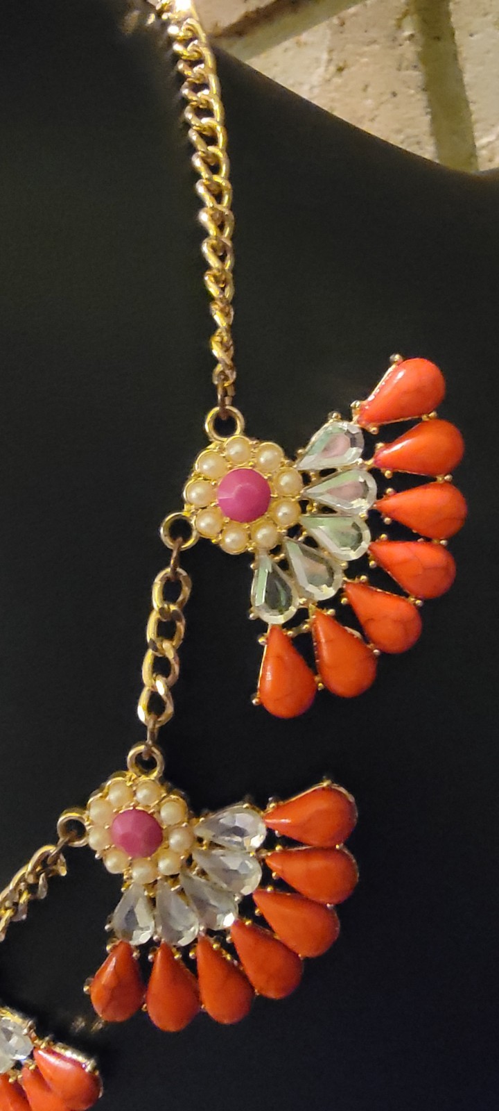 SPRING STATEMENT Necklace w/ Acrylic Stones FAUX Coral & PEARL ORANGE fan collar