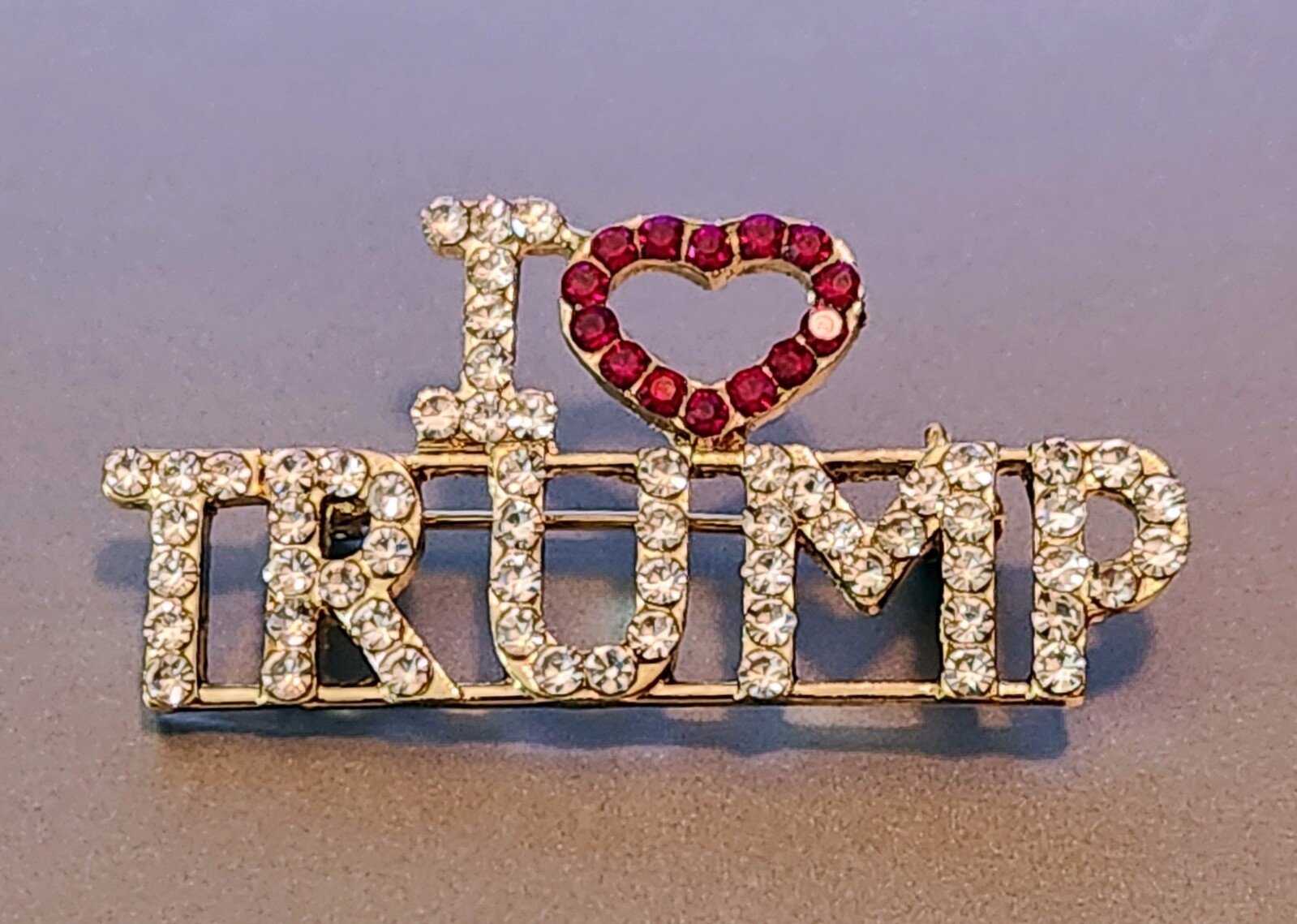 MENS OR WOMANS “I LOVE TRUMP” RHINESTONE HEART BROOCH PIN FOR LAPEL or HAT
