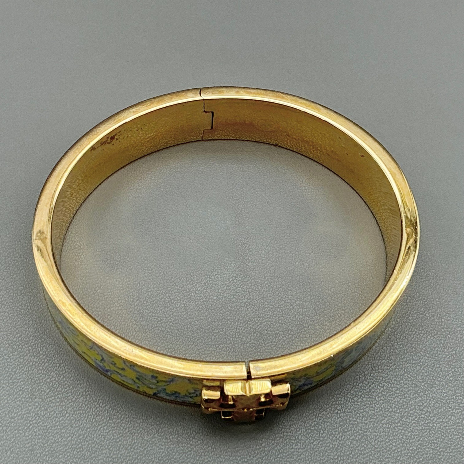 Tory Burch Bracelet Womens Yellow Gold Blue Floral Enamel Logo Bangle 6.75 In