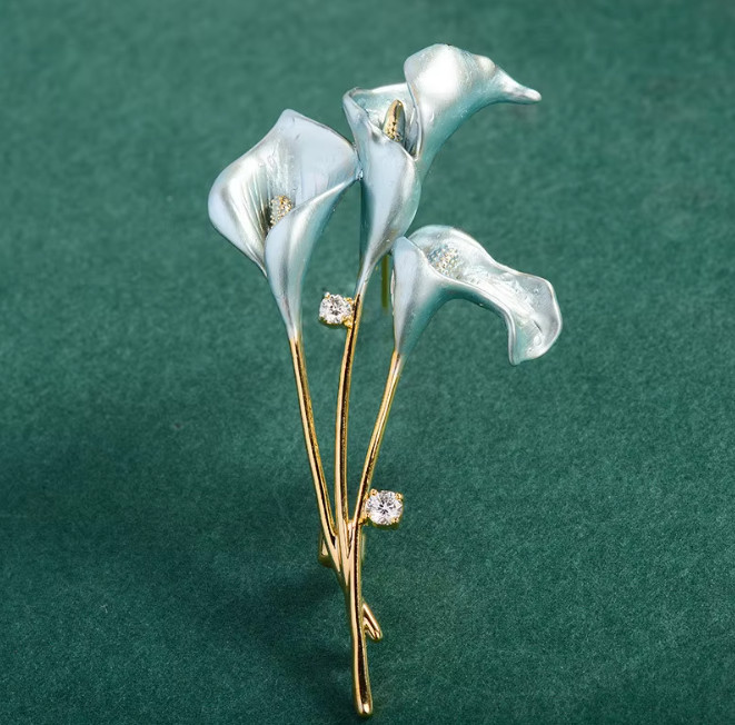 Sparkly Rhinestone Blue Lily Flower Brooch Pin – Gold Spring Summer Jewelry Gift
