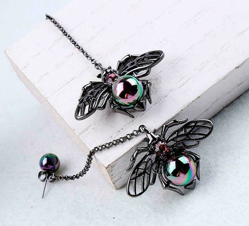 US Seller Betsey Johnson Crystal Black Pearl Bee Insect Long Dangle Earrings