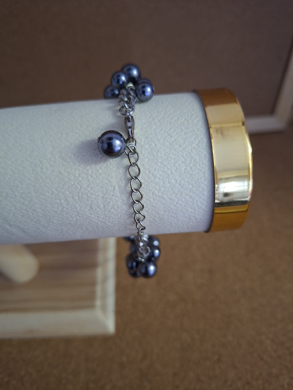 Belle Bijoux Braclet With Exstendable Chain Comes With Its Box