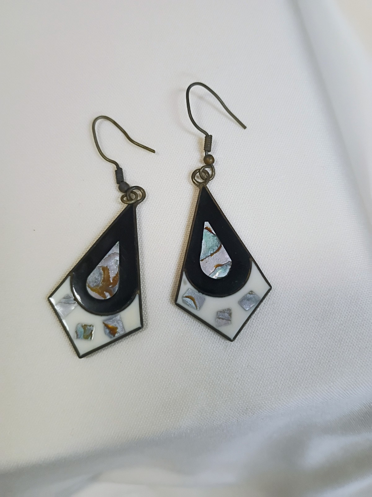 Alpaca Mexico Dangle/Drop Hook Earrings Geometric Inlay Detail
