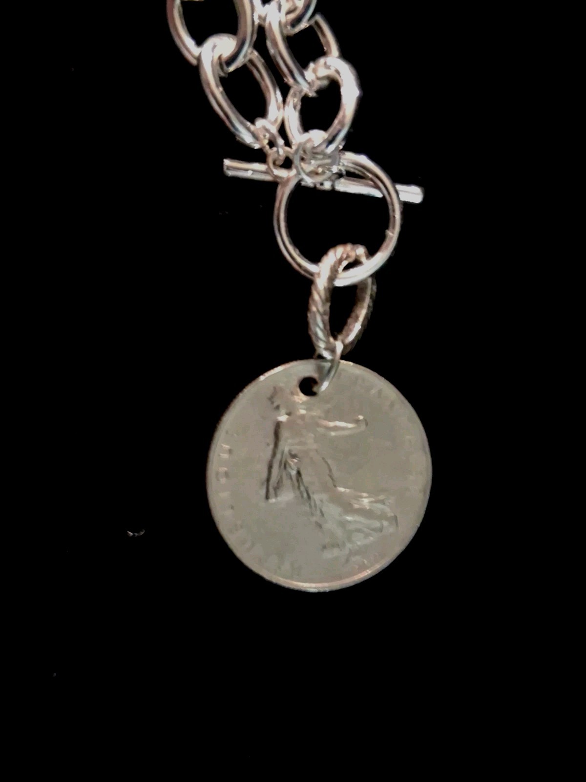 18 Inch Silvertone Oval Link Chain With A Coin Pendant (1Franc)