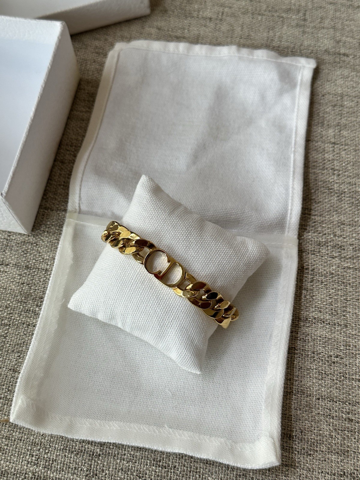 Dior 30 Montaigne Braclet Gold Finish Metal New Read Description