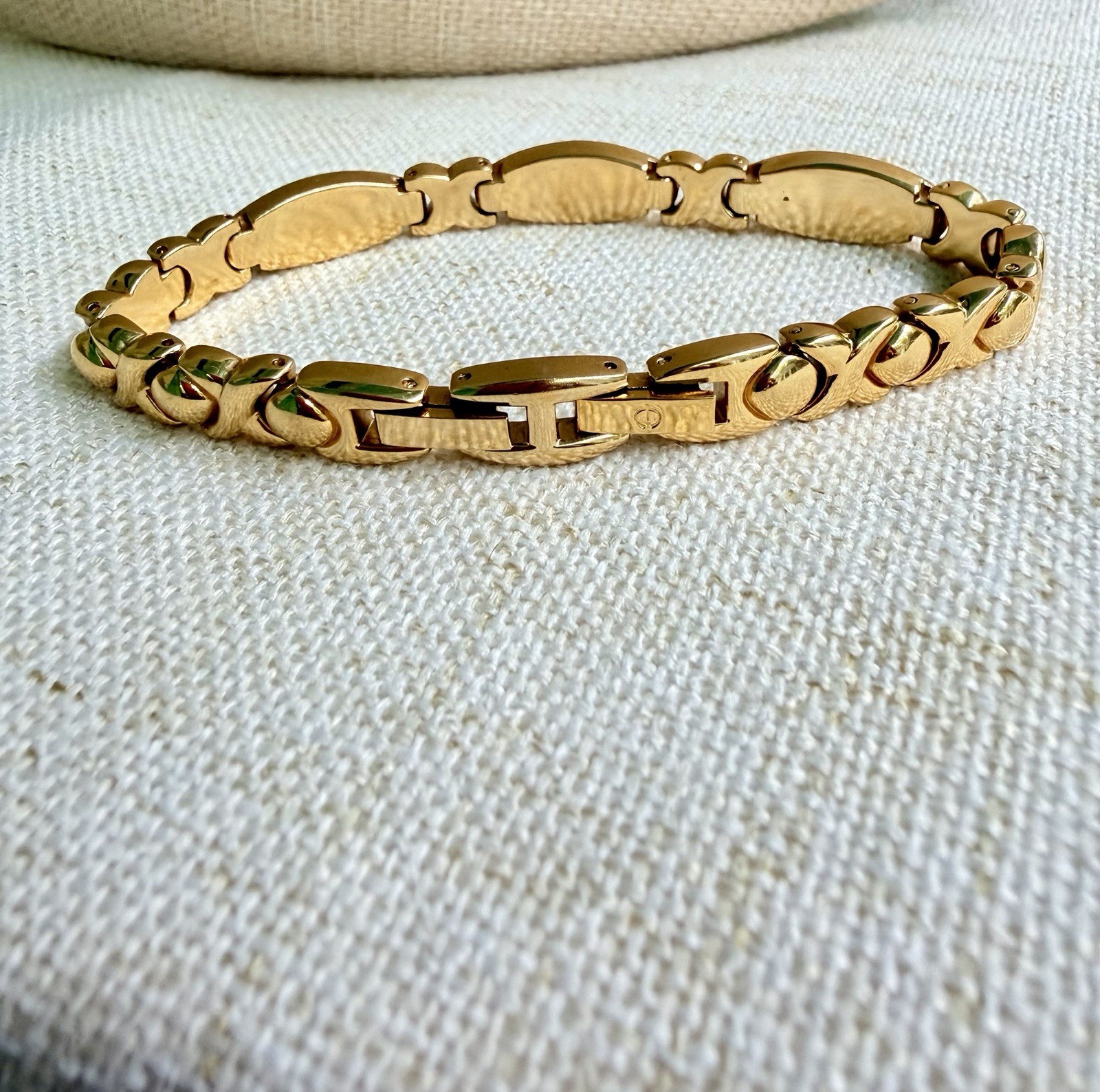 Vintage Gold Tone Link Bracelet Green Jade Look Cabochon Panel 7.25”