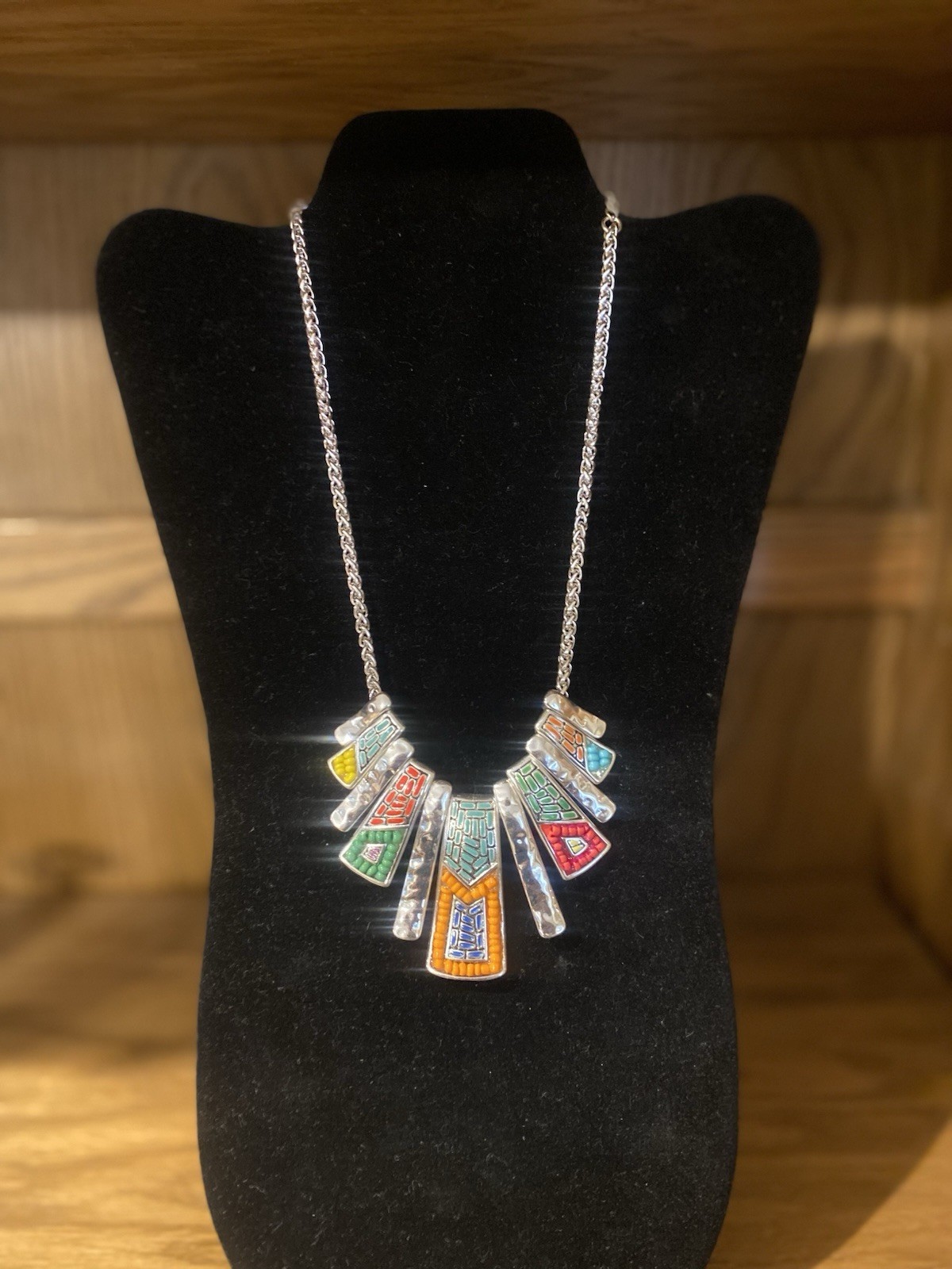 18”-20” Silver Tone Hammered Metal Multicolor Southwest “Look” Necklace READ