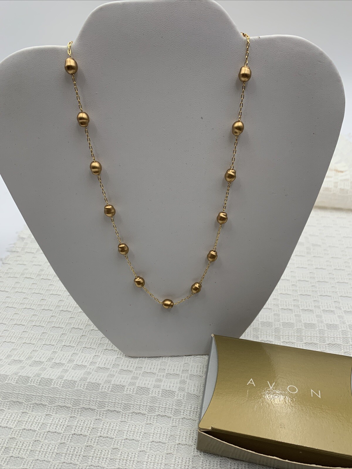 1998 Avon Golden Pearlesque Necklace – Small – 17-3/4″