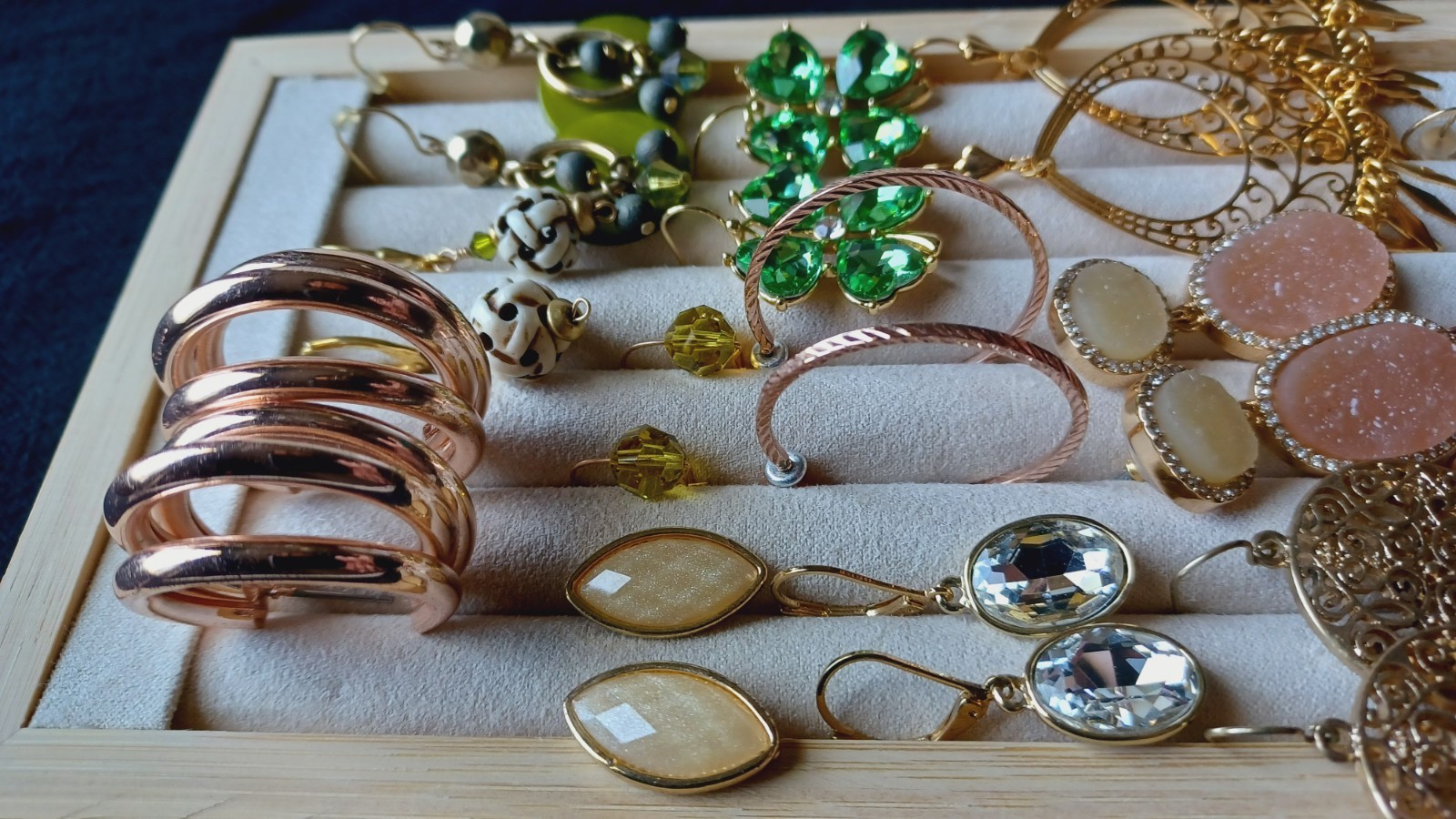 Lot 16 Pairs Pierced Earrings Gold & Rose Tone Mixed Styles Materials & Sizes