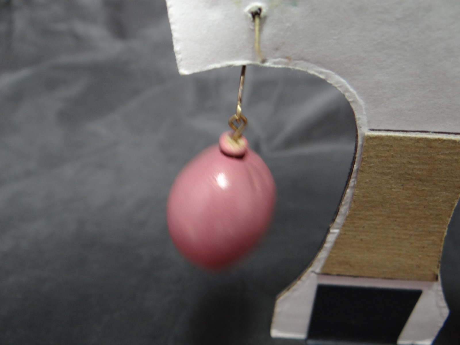 USED MAUVE COLOR OBLONG WOOD DANGLE HOOK PIERCED EARRINGS $1.99