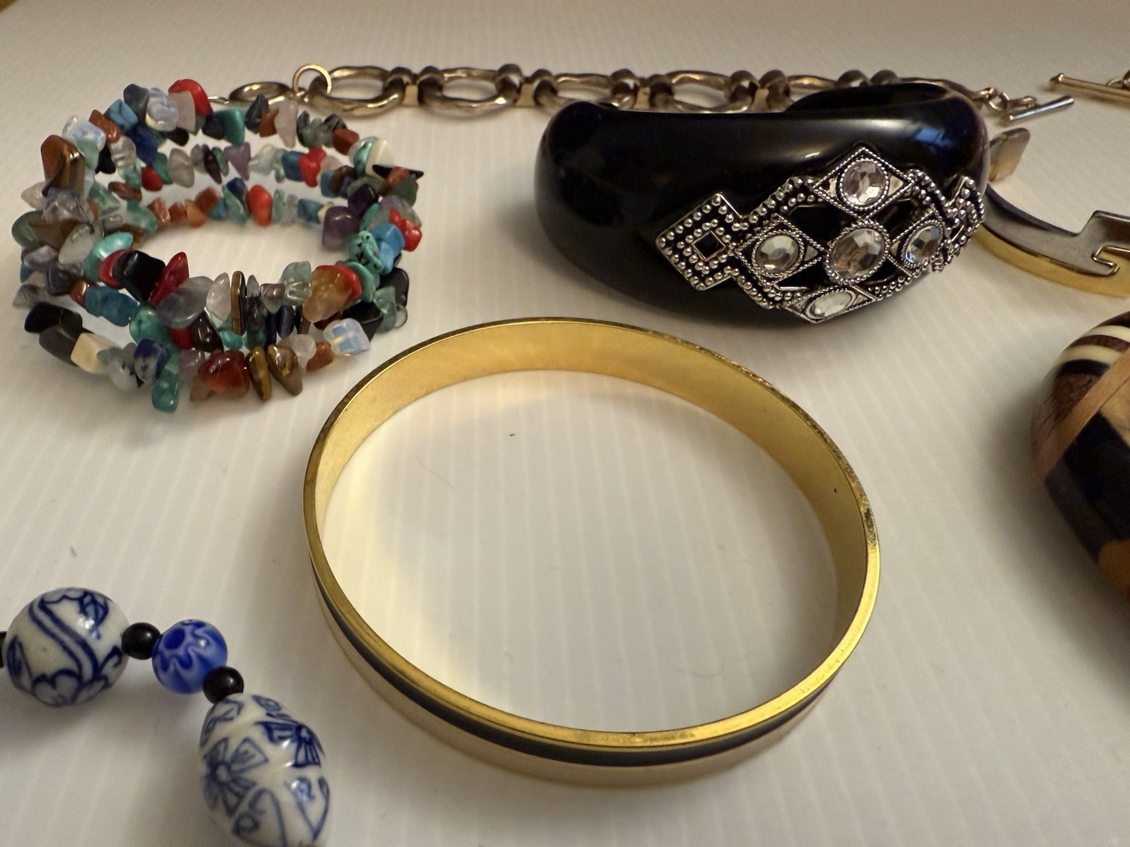 24+ Bracelets – Lot of Costume Jewelry – See Pics – NICE