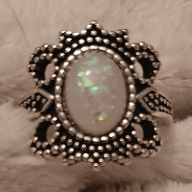 Silver Tone Oval White Opal Cocktail Fashion Ring with 1 Gemstone Size 7
