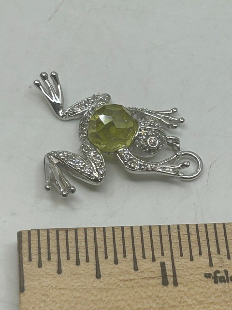 925 STERLING SILVER FROG PENDANT PERIDOT & ACCENTS STATEMENT