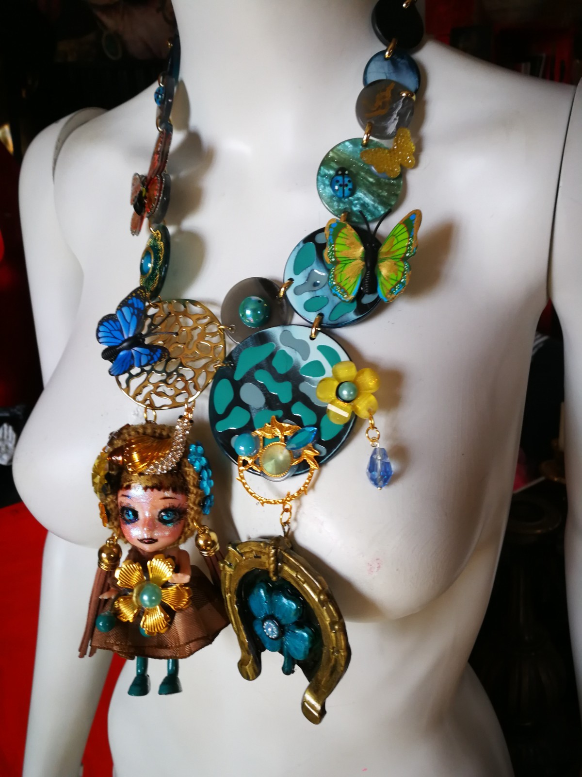 Horse Iron Four-leaf Clover Vintage Doll Head Jewellery Lucky Charm Butterfly