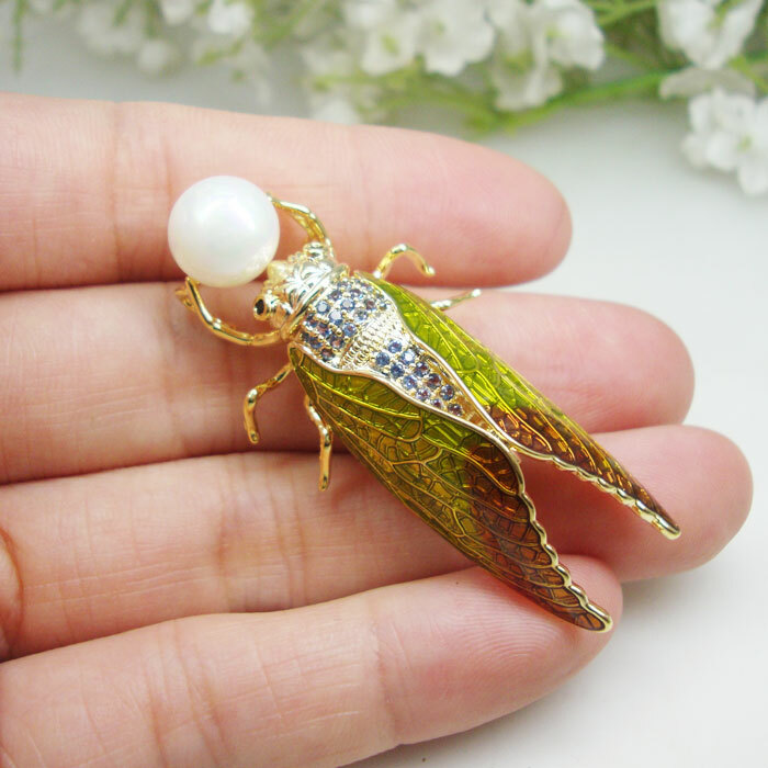 Vintage Cicada Insect Zircon Crystal Woman’s Gold Tone Pearl Brooch Pin Gifts