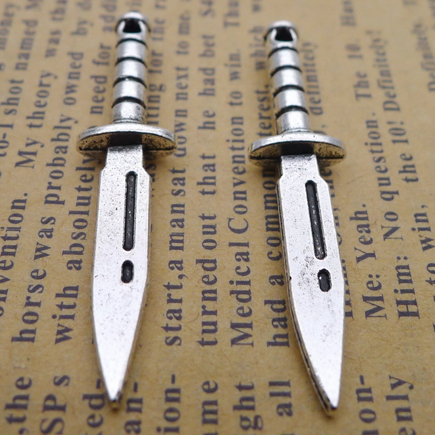 12 or 30PCS Antique Silver Tone 3D KNIFE Charm Pendant, Weapon Charms JHS308