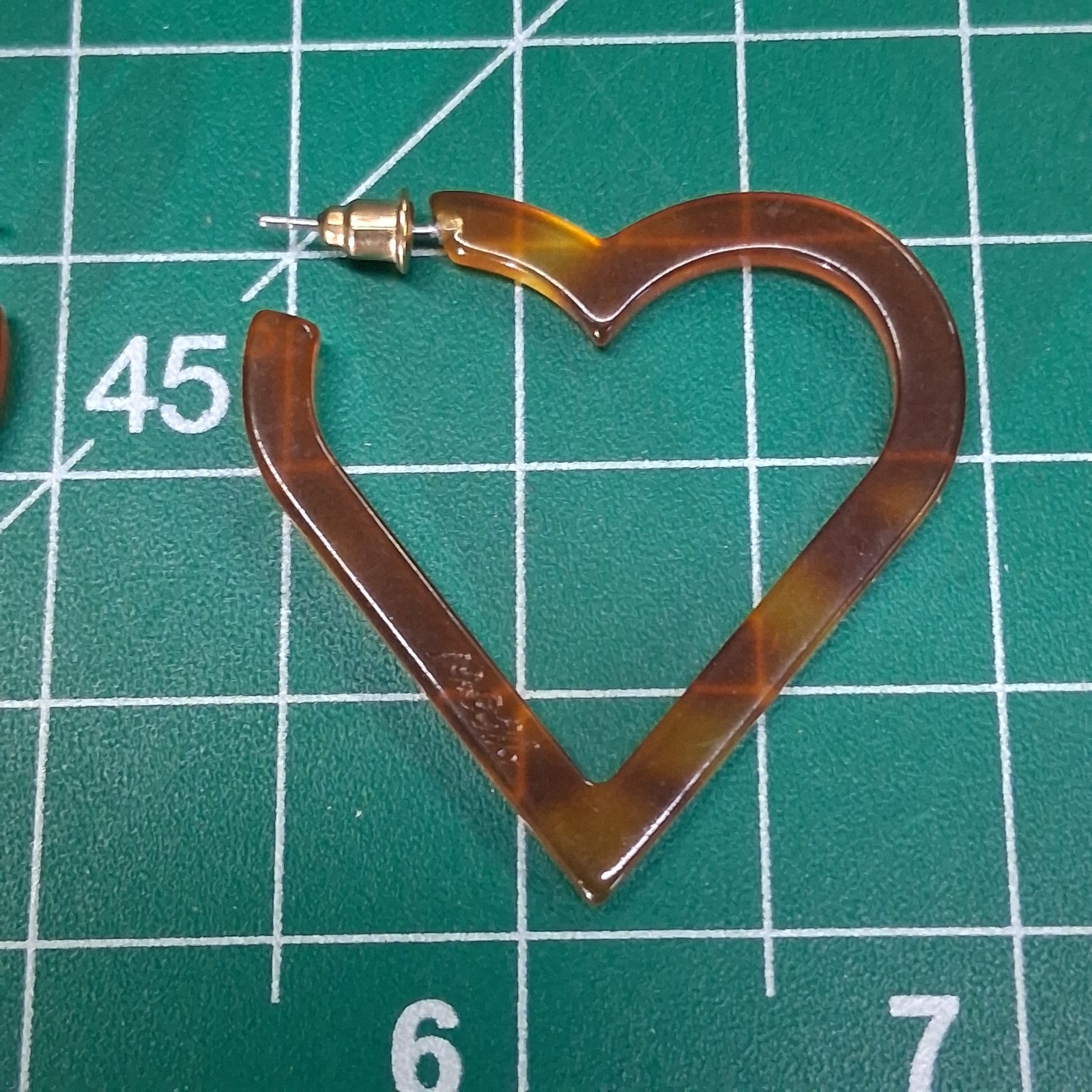 ME% Transparent Brown Tortoise Shell Plastic Heart Shaped Open Hoop Earrings