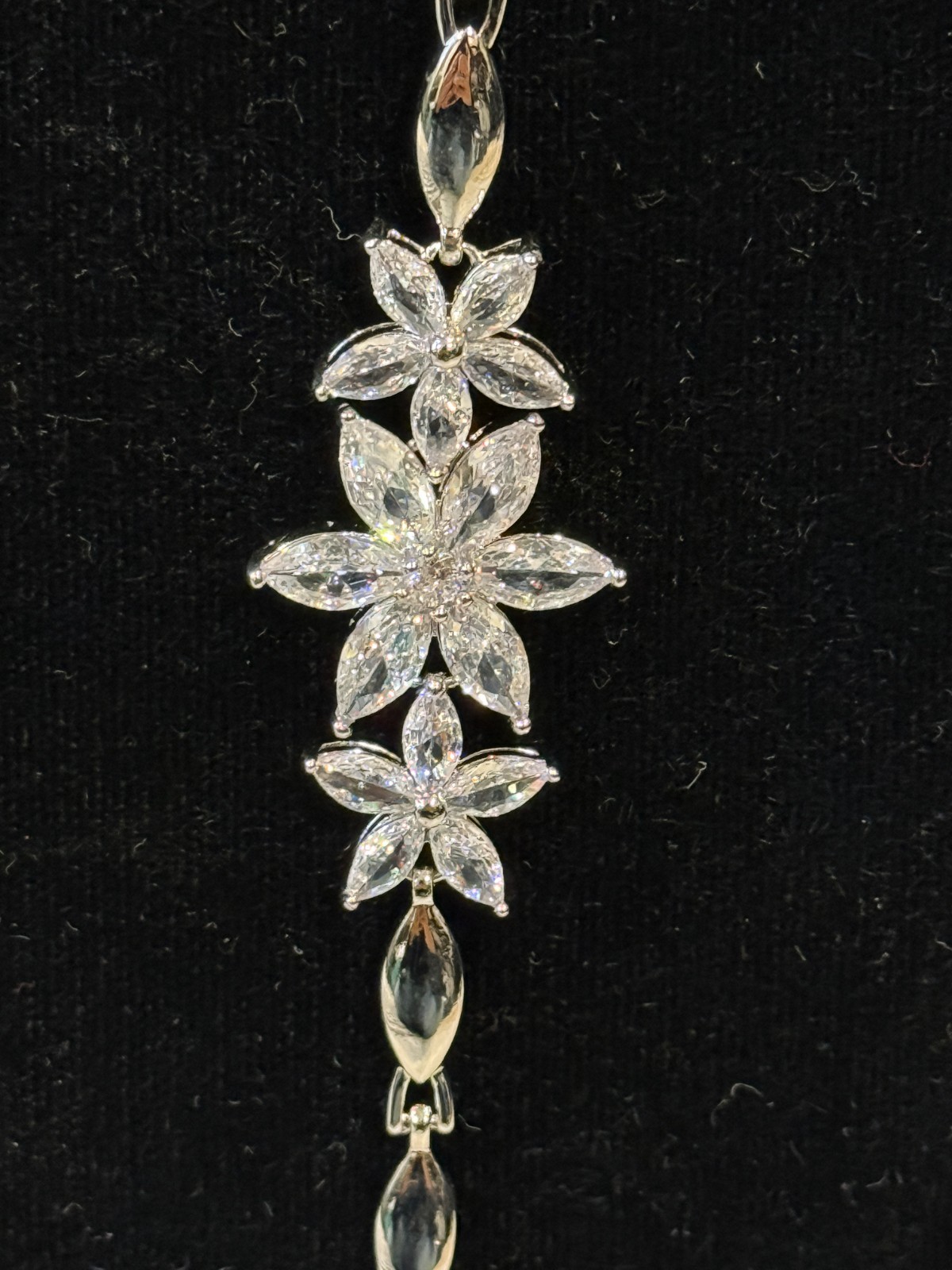 Fashion Bracelet – Elegant with Style – Great for All Occasion!