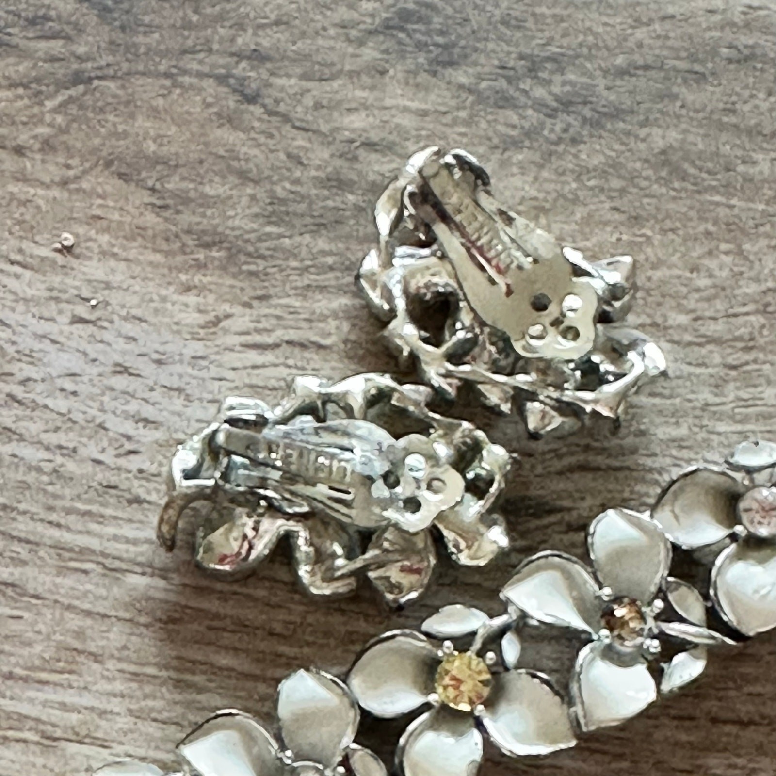 Lisner Vintage Floral Enamel Bracelet & Clip-On Earrings Set White Rhinestone