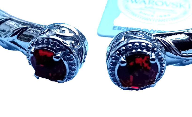 SWAROVSKI CRYSTAL BRACELET BANGLE HINGED CUFF PLATINUM BONDED RED STONE UNWORN