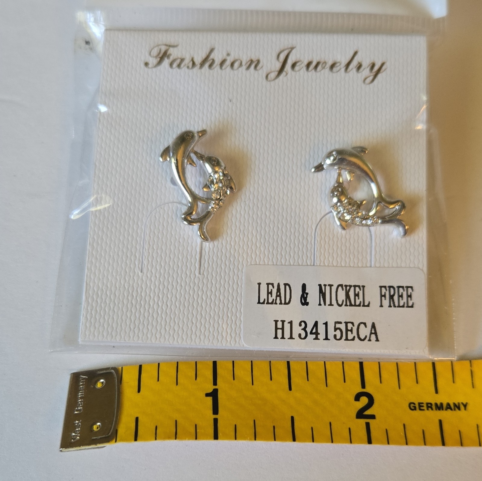 Earrings Dolphin Stud Silver Tone Nickel-Free FUN Marine Design 1 Pair New