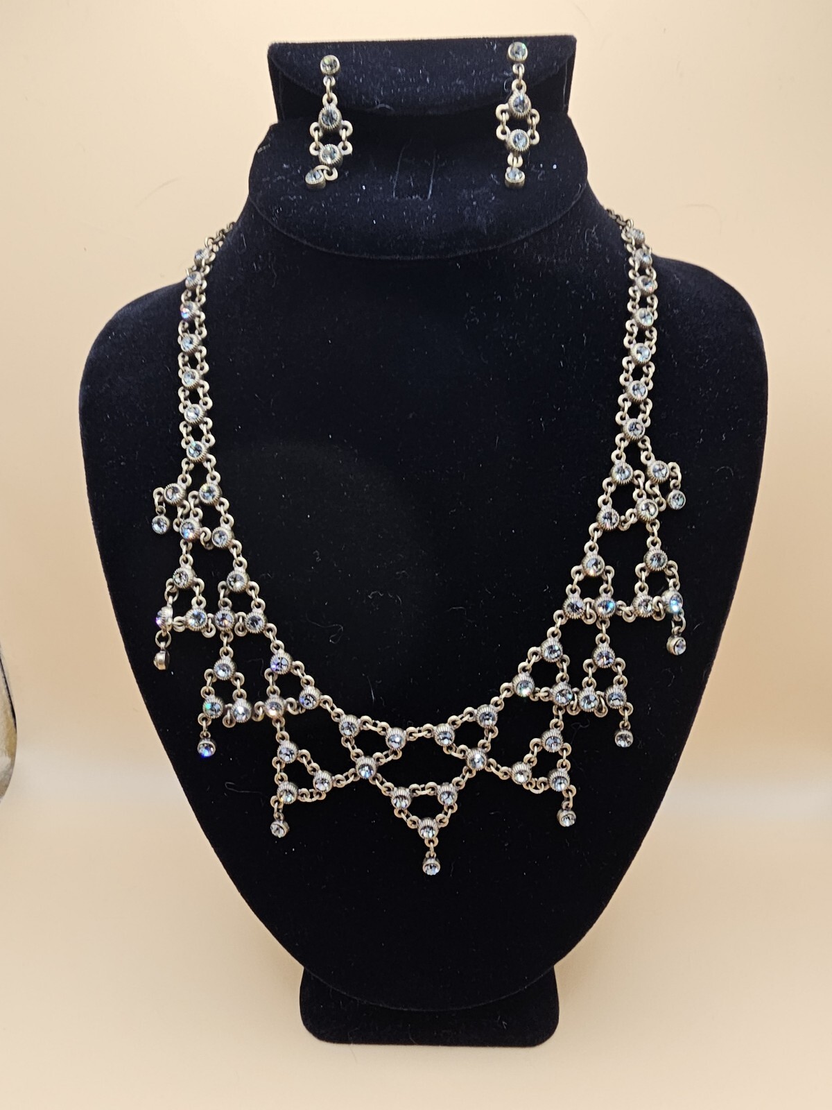Sweet Romance Chain Dazzling Rhinestone Web Design Bib Necklace Earring Set