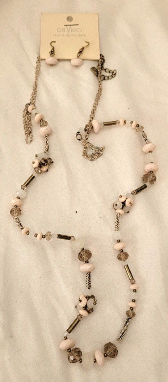 Da Vinci Pale Pink White Cluster Beads Stationed Long Chain Necklace Set 35″ L